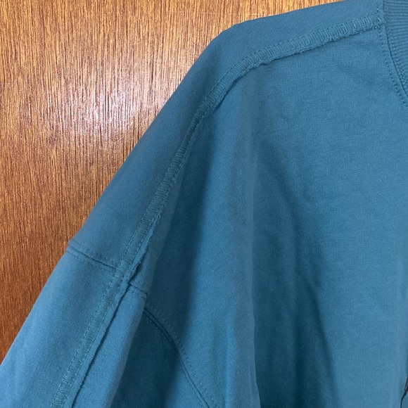 🌸 Disney Mickey and Friends lightweight crop sweater - Picture 3 of 7